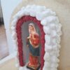 Kapliczka większa- biały kamień- z figurką Niepokalanego Serca Maryi